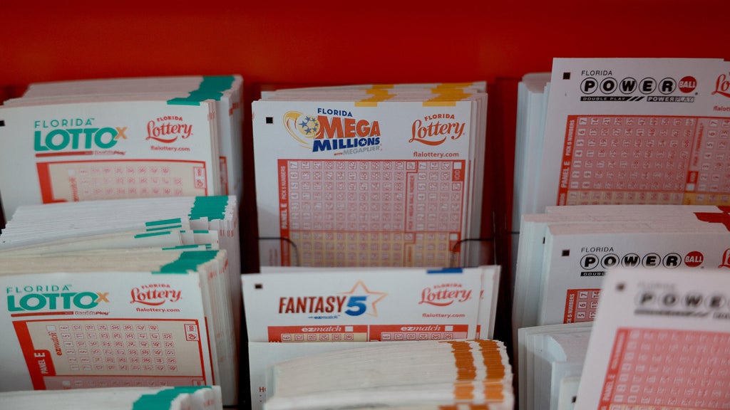 Florida postal employee arrested for stealing winning lottery ticket from mail, cashing it in — CBS Miami, Coral Springs Real Estate news