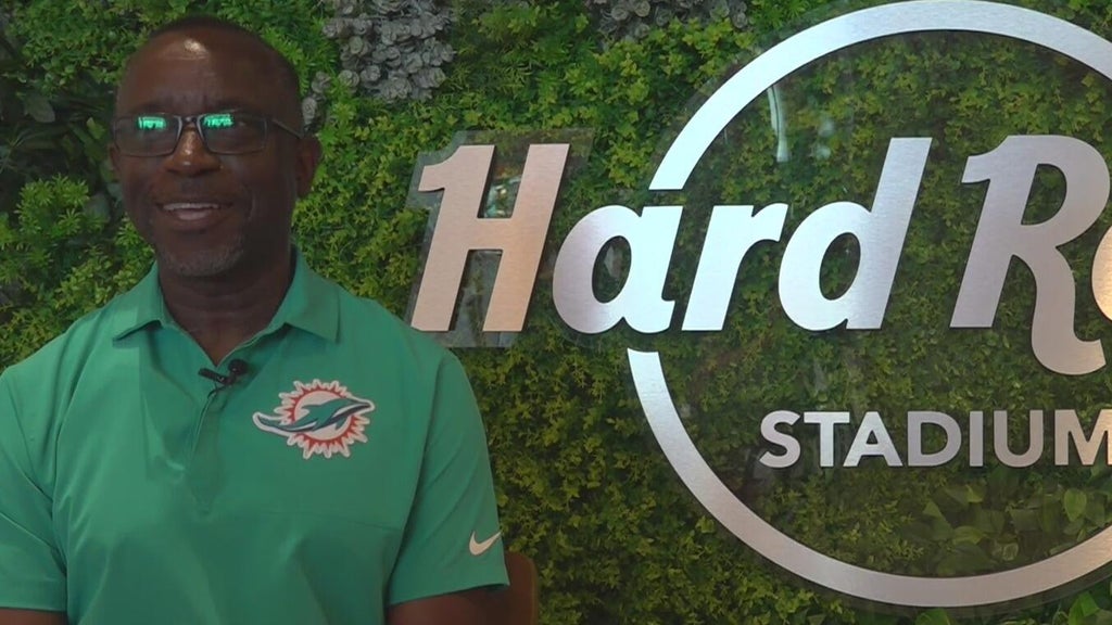 Hustle and Heart: Miami Dade College professor finds passion as Hard Rock Stadium usher — CBS Miami, Coral Springs Schools news