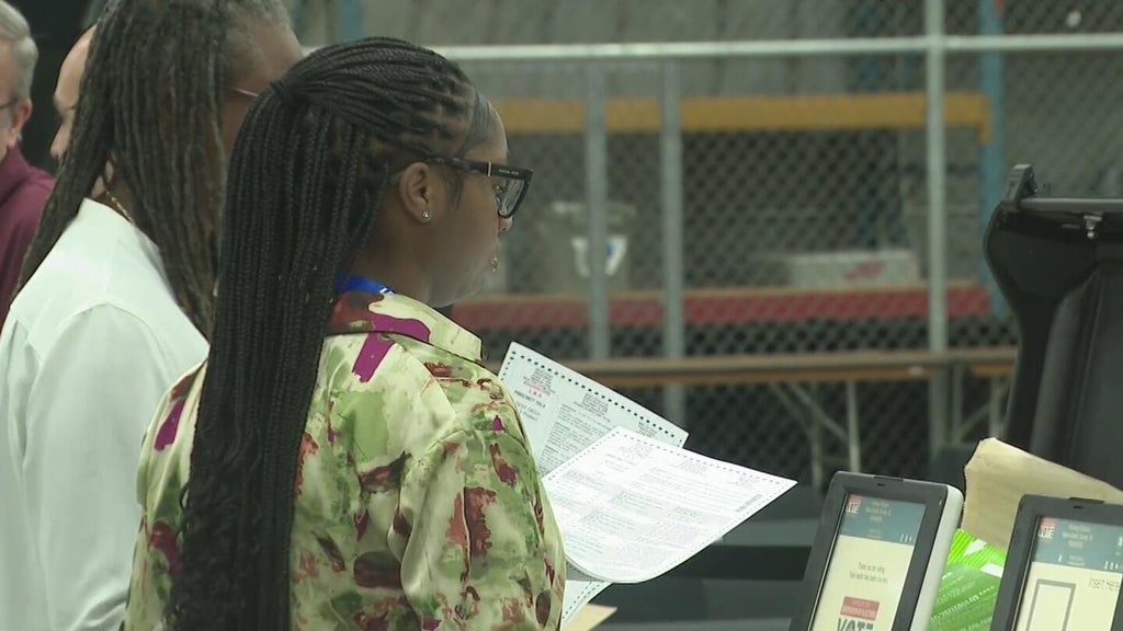 Early voting officially underway in Miami-Dade ahead of August 18 primary — CBS Miami, Coral Springs Community news