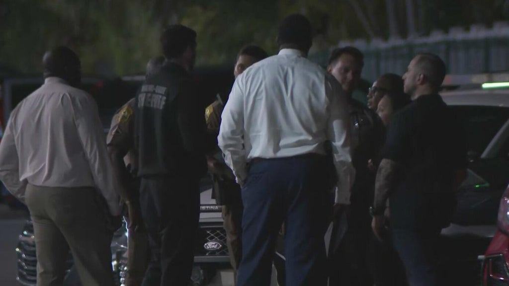Questions remain after man, woman found dead after murder-suicide in northeast Miami-Dade — Coral Springs Community news
