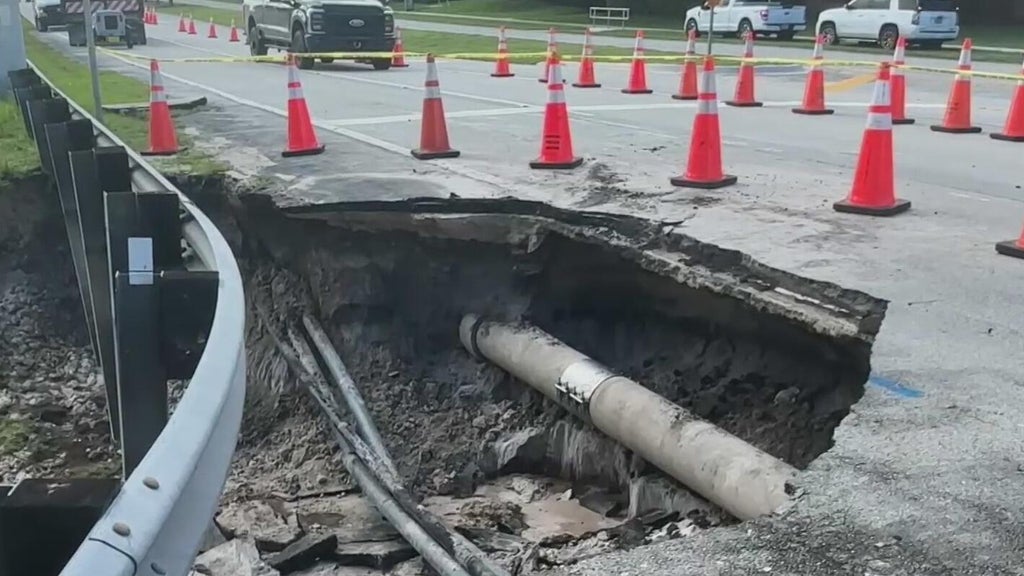 Crews work to repair Davie road that collapsed after major water main break — Coral Springs Community news