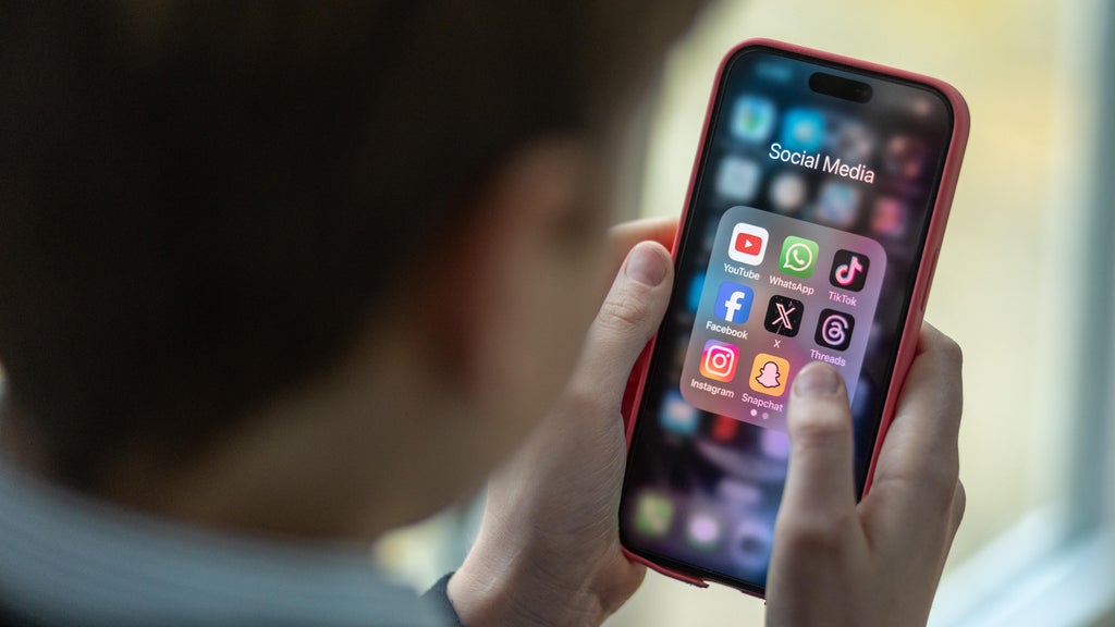 How can social media clipping be used to influence the midterm elections? — CBS Miami, Coral Springs Community news