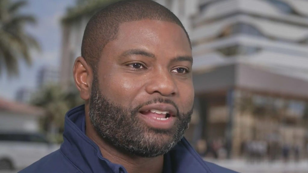 Byron Donalds sits down with CBS Miami's Jim DeFede while on the campaign trial in South Florida — CBS Miami, Coral Springs Community news