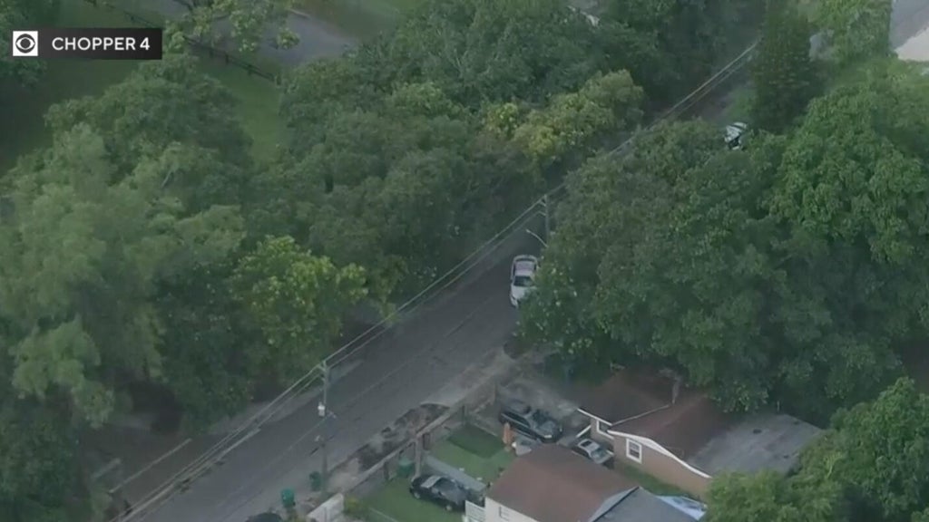 Man found dead near park in northwest Miami-Dade, homicide detectives investigating — CBS Miami, Coral Springs Health news