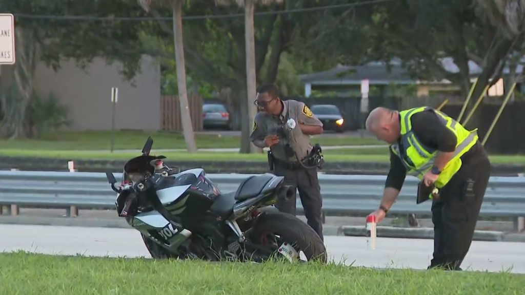 1 dead, 1 injured in motorcycle crash on Sunrise Boulevard near Florida's Turnpike, authorities say — CBS Miami, Coral Springs Health news