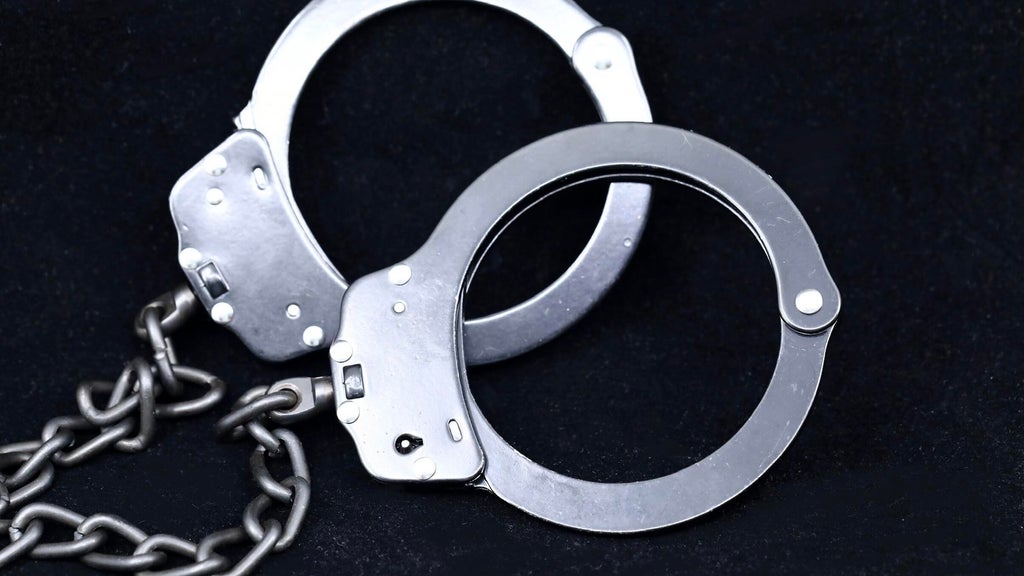 Miami-Dade man arrested after pistol-whipping child playing "ding dong ditch," report says — Coral Springs Health news