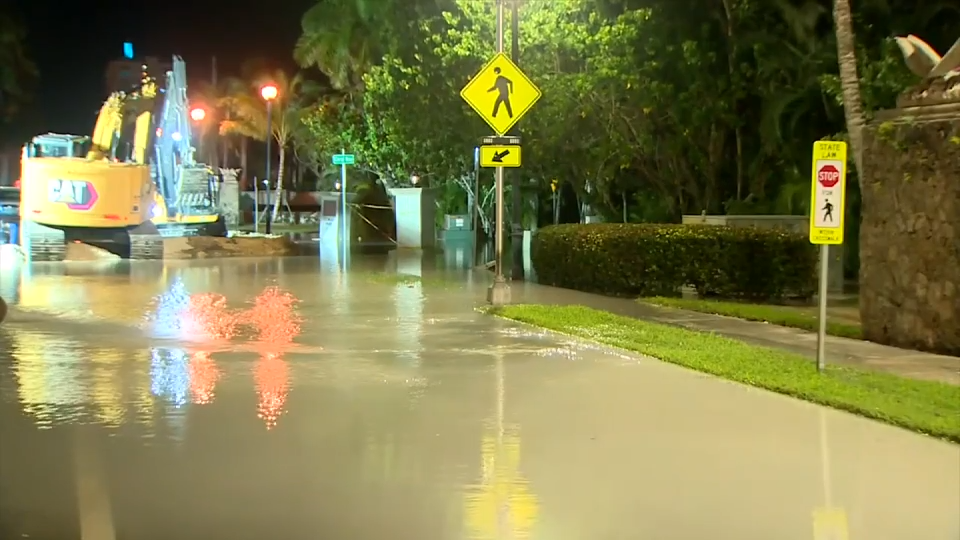 Crews investigate water leak along Las Olas Blvd at Coral Way; no reported service outage — WSVN 7 Broward, Coral Springs Community news