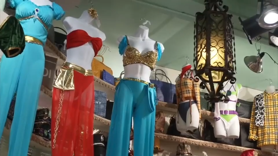 Miami Twice puts the sexy into Halloween with the hottest costumes for the spooky season — WSVN Entertainment