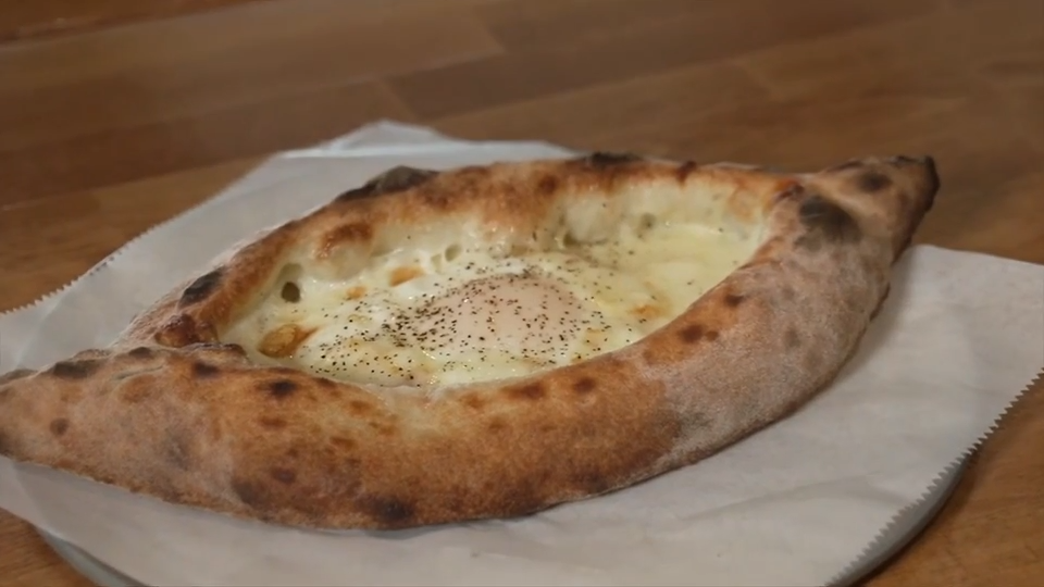 Bella Roma Italian Restaurant in Broward introduces a unique boat-shaped pizza — Coral Springs Dining news
